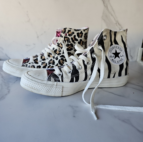 Custom converse womans size 7 - Picture 1 of 3